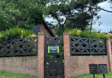 MAGNIFICO CHALET 4 AMBIENTES EN LOTE PROPIO.