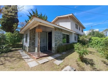 CASA 3 AMBIENTES AMPLIOS EN VILLA GESELL 