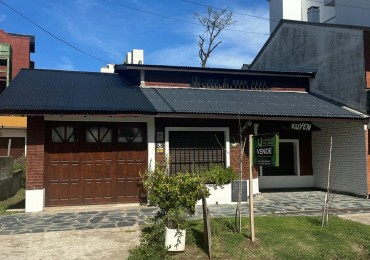  CASA  4  AMBIENTES A 100 MTS DEL MAR Y EN PLENO CENTRO!!