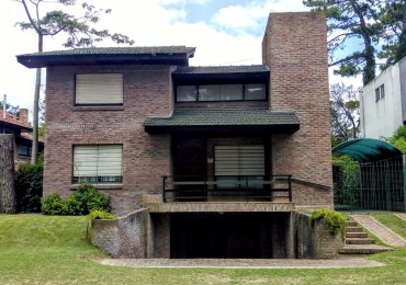 CASA EN VENTA EN VILLA GESELL