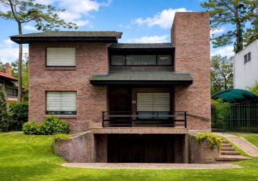 CASA EN VENTA EN VILLA GESELL